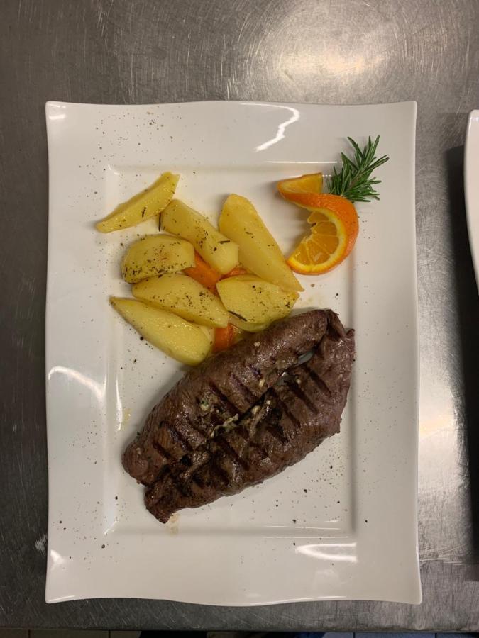 Hotel Und Restaurant Zeus Wolfsburg Dış mekan fotoğraf